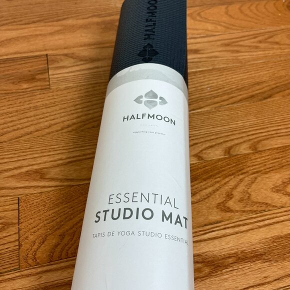 YOGA BUNDLE • Yoga mat, pleather carry strap & practice strap • NWT - Picture 2 of 9